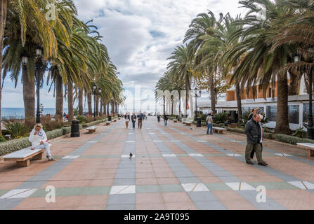 Nerja, Balcon de Europa, beliebte View Point in der Küstenstadt Nerja, Costa del Sol, Provinz Malaga, Andalusien, Spanien. Stockfoto