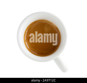 Die close-up weiß Kaffeetasse mit Espresso, auf weißem Hintergrund. Ansicht von oben. Stockfoto