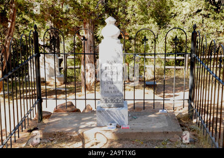 Denkmal in der Töpfer Fied Abschnitt von Linwood Friedhof, Glenwood Springs, Colorado. Das Denkmal ist zu Doc Holliday, Stockfoto