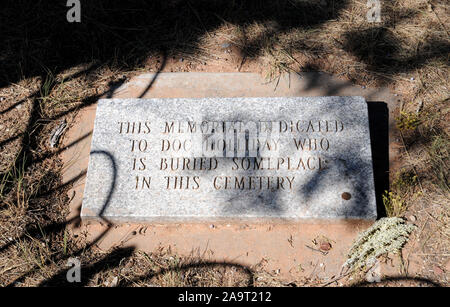 Denkmal in der Töpfer Fied Abschnitt von Linwood Friedhof, Glenwood Springs, Colorado. Das Denkmal ist zu Doc Holliday, Stockfoto