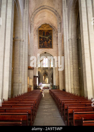 Saint-Trophime Primatial Katholische Kirche Hauptschiff Stockfoto