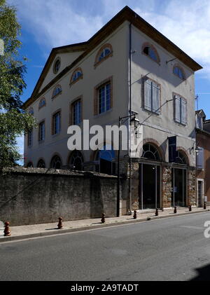 AJAXNETPHOTO. 2019. Nein, Frankreich. - Französische BARETT - das Musée du BERET durch die OBILET BLANCQ - HERSTELLER DER BERÜHMTEN BASKISCHEN ODER BEARN, BARETT, IN DER KLEINEN STADT NEIN in den Ausläufern der Pyrenäen, Südfrankreich. Foto: Jonathan Eastland/AJAX REF: GX8 191010 20855 Stockfoto