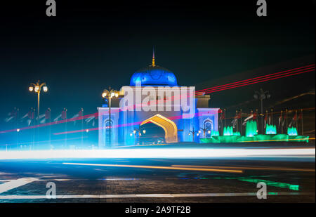 Eingang des Präsidentenpalastes der Vereinigten Arabischen Emirate in Abu Dhabi Downtown Stockfoto