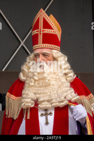 ENSCHEDE, Niederlande - 16.November 2019: Portrait des niederländischen Weihnachtsmanns interklaas' genannt. Stockfoto