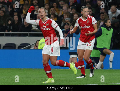 London, Großbritannien. 17. Nov, 2019. LONDON, VEREINIGTES KÖNIGREICH 17. NOVEMBER. Jordan Nobby von Arsenal feiert erstes Ziel des Arsenal während Barclays FA Women's Super League zwischen Arsenal und Tottenham Hotspur Tottenham Hotspur Stadion, London, Großbritannien, am 17. November 2019 Credit: Aktion Foto Sport/Alamy leben Nachrichten Stockfoto