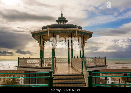 Der viktorianische Musikpavillon in der Nähe von dem Strand in Brighton, UK. Stockfoto