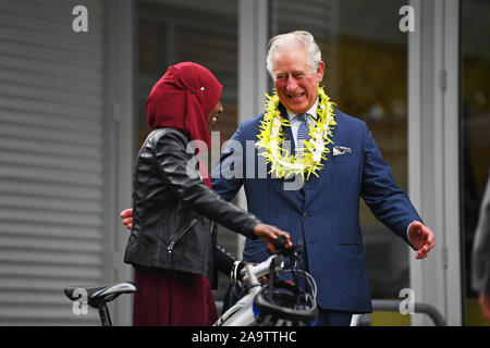 Der Prinz von Wales bei einem Besuch in Wesley Community Centre in Auckland, am zweiten Tag der königlichen Besuch in Neuseeland. Stockfoto