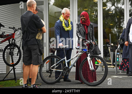 Der Prinz von Wales bei einem Besuch in Wesley Community Centre in Auckland, am zweiten Tag der königlichen Besuch in Neuseeland. Stockfoto