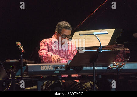 London, Großbritannien. Sonntag, 17 November, 2019. Herbie Hancock auf der Bühne im Barbican. Foto: Roger Garfield/Alamy leben Nachrichten Stockfoto