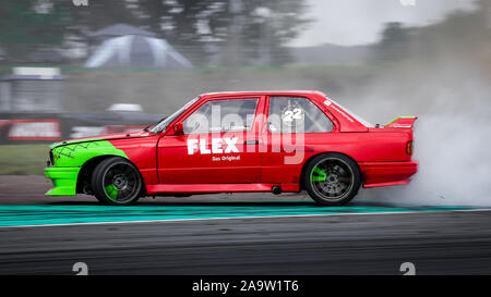 Oschersleben, Deutschland, 30. August 2019: Denise Ritzmann fahrt Ihr BMW E30 während der Drift Kings International Serie auf der Motorsport Arena in Deutschland Stockfoto