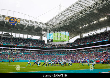 Miami Gardens, Florida, USA. 17. Nov, 2019. Die Buffalo Bills spielen Sie gegen die Miami Dolphins in einem NFL Football Spiel im Hard Rock Stadion in Miami Gardens, Florida. Credit: Mario Houben/ZUMA Draht/Alamy leben Nachrichten Stockfoto