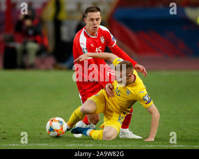 Belgrad. 17. Nov, 2019. Serbiens Mailand Rodic (L) Mias mit der Ukraine Viktor Tsyhankov während der Gruppe B Match zwischen Serbien und der Ukraine bei der UEFA Euro Qualifier in Belgrad, Serbien 2020 Nov. 17, 2019. Credit: Predrag Milosavljevic/Xinhua/Alamy leben Nachrichten Stockfoto