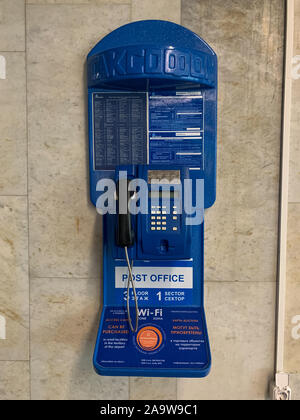 Minsk, Weißrussland - Juli 21, 2019: Taksofon oder Automatische öffentliches Telefon in Minsk, Belarus. Stockfoto