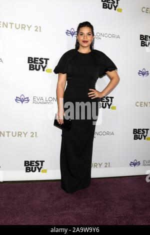 Beverly Hills, CA. 15 Nov, 2019. America Ferrera bei der Ankunft für den Eva Longoria Grundlage Gala, das Four Seasons Beverly Hills, Beverly Hills, CA November 15, 2019. Credit: Priscilla Grant/Everett Collection/Alamy leben Nachrichten Stockfoto
