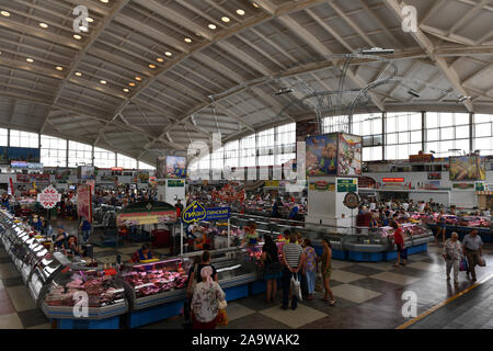 Minsk, Weißrussland - Juli 21, 2019: Komarovsky Markt ist der größte und älteste Markt in der Stadt. Stockfoto