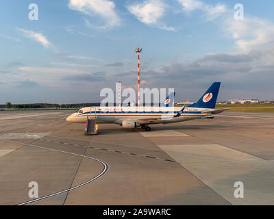 Minsk, Weißrussland - Juli 21, 2019: Belavia Flug nationalen Flughafen in Minsk, Belarus. Der Flughafen ist die Drehscheibe für Belavia. Stockfoto