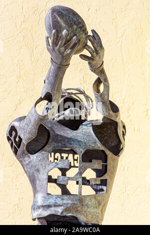 Miami Florida, Miami Lakes, Main Street, Don Shula's Hotel & Golf Club, Skulptur, Fußballspieler, FL100123089 Stockfoto