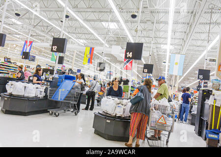 Miami Florida, Hialeah, Walmart, Shopping Shopper Shopper Shop Shops Markt Märkte Markt Kauf Verkauf, Einzelhandel Geschäfte Business-Unternehmen, c Stockfoto