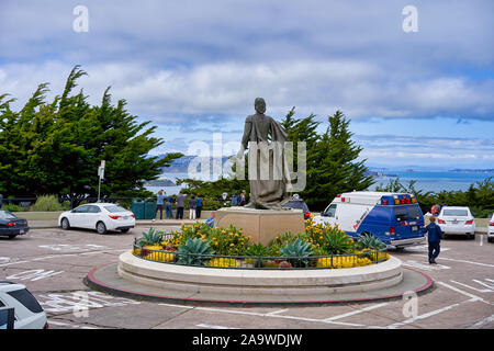 San Francisco, CA, USA - 15. Mai 2018: das Kolumbus Denkmal auf der Aussichtsplattform. Stockfoto