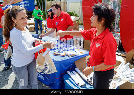 Miami Florida, Little Havana, Calle Ocho, Carnaval Miami, jährliches Hispanic Festival, Zensus 2010, Informationen, asiatische Frau weibliche Frauen, FL100314028 Stockfoto