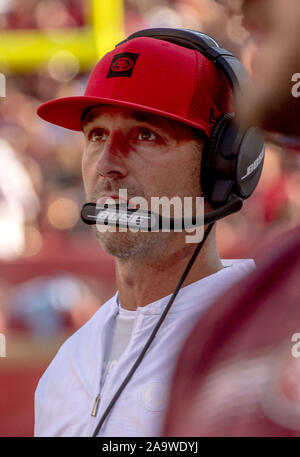 Santa Clara, Kalifornien, USA. 17. Nov, 2019. 49 Head Coach Kyle Shanahan am Sonntag, 17. November 2019, in Levis Stadion in Santa Clara, Kalifornien. Die 49ers besiegten die Kardinäle 36-26. Credit: Al Golub/ZUMA Draht/Alamy leben Nachrichten Stockfoto