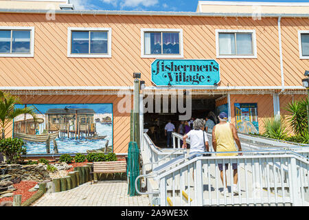 Florida Charlotte County, Punta Gorda, Fisherman's, Men's Village Waterfront Mall, Resort & Marina, FL100322049 Stockfoto