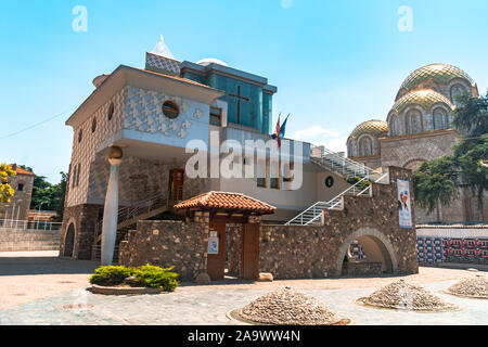 SKOPJE, MAZEDONIEN - August 8, 2019: House Museum von Mutter Teresa. Teresa ist humanitäre Arbeiter und Nobelpreisträger. Stockfoto