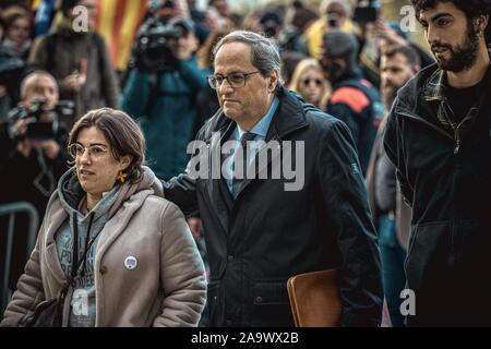 Barcelona, Spanien. Nov, 2019 18. Katalanische Präsident QUIM TORRA kommt an der katalanischen hohen Gerichtshof gegenüber Behauptungen über den Ungehorsam. Torra zunächst widerstanden im Vorfeld der allgemeinen Wahlen im April ein Hohes Gericht um zu entfernen "Partisan" Symbole aus der Regierung Gebäude während des Wahlkampfes. Credit: Matthias Oesterle/Alamy leben Nachrichten Stockfoto