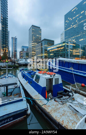 Abend am Canary Wharf in London, England. Stockfoto