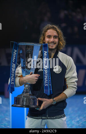 Londra, Italien. 17. Nov, 2019. stefanos tsitsipasduring Nitto ATP-Finale Dominic Thiem und Stefanos Tsitsipas die endgültige Vittoria, Tennis Internationals in Londra, Italien, 17. November 2019 - LPS/Roberto Zanettin Credit: Roberto Zanettin/LPS/ZUMA Draht/Alamy leben Nachrichten Stockfoto