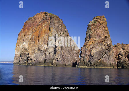 Europa, Griechenland, Kykladen, steinformation vor Milos Stockfoto