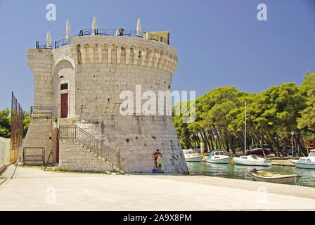 Markusturm (Sveti Marko) in Trogir, UNESCO, Weltkulturerbe; Split, Dalmatien, Kroatien Stockfoto