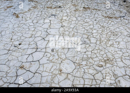 Vulcanii Noroiosi getrocknete Erde in Paclele Mari - berca Schlammvulkane geologischen und botanischen Reservierung in Scortoasa Gemeinde, Rumänien Stockfoto