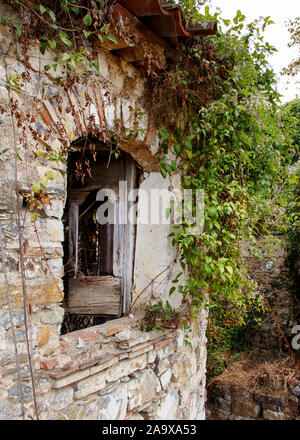 Roscigno Vecchio - alten, verlassenen Dorf in Cilento, Kampanien, Italien Stockfoto