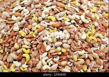 Getrocknete Früchte Hintergrund: Muttern, Cashews, Pistazien und Mandeln Heap Stockfoto
