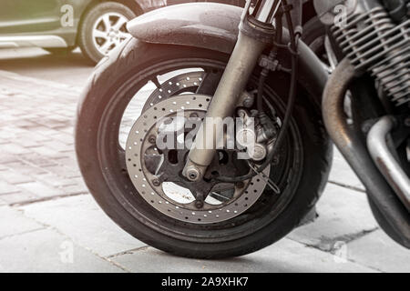 Vor dem Motorrad, Rad, Scheibenbremsen closeup Stockfoto