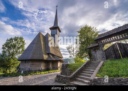 Holz- wichtigste Kirche von Kloster Barsana Dorf, in Maramures Rumänien entfernt Stockfoto