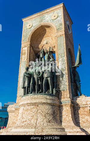 Republik Denkmal am Taksim-Platz in Istanbul, Türkei. Es wird von italienischen Bildhauer Pietro Canonica im Jahr 1928. Stockfoto