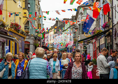 High Street Fußgängerzone in Galway City, County Glaway, Irland Stockfoto