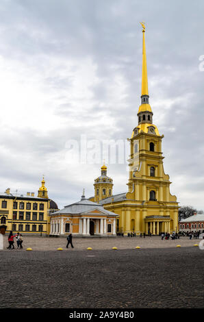 PETERSBURG, RUSSLAND-5. Mai 2015: Paul und Peter oder Petropawlowskaja Festung. Stockfoto