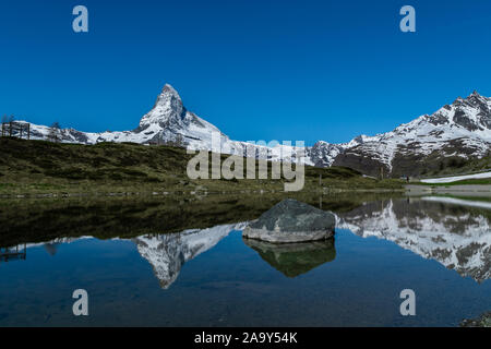 Panorama von Osten und Norden Gesichter des Matterhorns in Zermatt, Schweiz im Sommer. Stockfoto