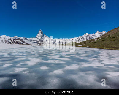 Osten und Norden Gesichter des Matterhorns in Zermatt, Schweiz im Winter. Stockfoto