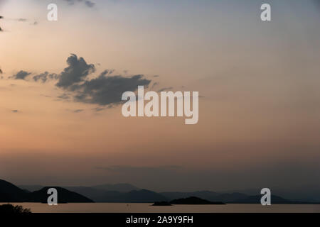 Skutari See. Sonnenuntergang. Blick von Murichi. Stockfoto