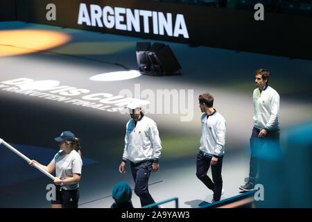 Madrid, Spanien. Nov, 2019 18. Madrid Spanien; 18/11/2019. - Argentinien. Eröffnung des Davis Cup mit 18 Nationen für die 2019 Titel: Frankreich, Kroatien, Spanien und den Vereinigten Staaten (2018 semifinalisten), Belgien, USA, Spanien, Serbien, Japan, Russland, Deutschland, Chile, Australien, Kolumbien, Kasachstan, die Niederlande, Italien und Kanada und die Magic Box von Madrid zu spielen. Credit: Juan Carlos Rojas/Picture Alliance | Verwendung weltweit/dpa/Alamy leben Nachrichten Stockfoto