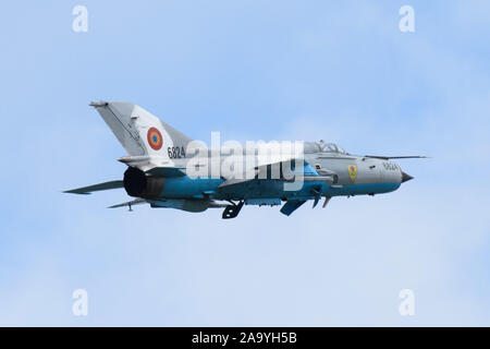 Das Royal International Air Tattoo, RAF Fairford, Gloucestershire, UK. 20. Juli 2019. Rumänische Air Force MiG-21 führt am 2. Tag des jährlichen Stockfoto