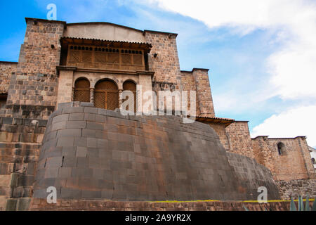 Sonnentempel Coricancha Ruinen und das Kloster Santo Domingo in Cusco, Peru. Stockfoto