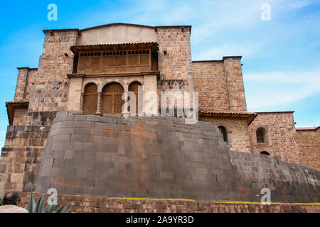 Sonnentempel Coricancha Ruinen und das Kloster Santo Domingo in Cusco, Peru. Stockfoto