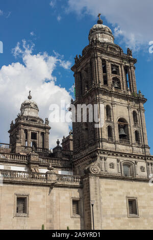 Metropolitan Kathedrale von Mexiko-stadt in Zocalo-platz. Stockfoto