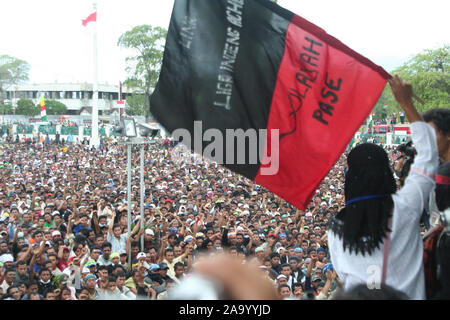 Banda Aceh, Aceh, Indonesien. 15. August 2006. Aufmärsche und Demonstrationen am 1. Jahrestag der Vereinbarung von Helsinki. Stockfoto