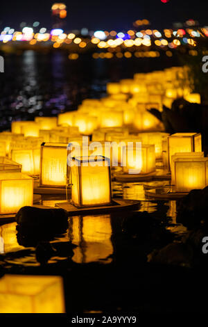 Die schwimmende Lampe ist eine Art von Lampe, schwimmt auf der Oberfläche des Wassers. Es ist auch wie ein Fluss oder See Lampe Lampe bekannt, Laternen schwimmende Stockfoto